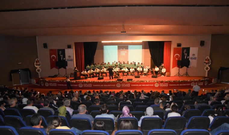 TORTEK Türk Halk Müziği Korosu bizleyenleri büyüledi