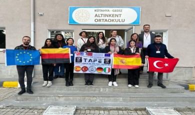 Alman ve İspanyol öğrenciler dezenformasyonla mücadele için Gediz’e geldi