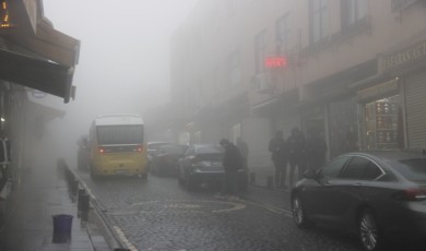 Mardin’de yoğun sis! Görüş mesafesi 30 metrenin altına düştü