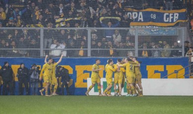 Fenerbahçe deplasmanda Çaykur Rizespor’u mağlup etti