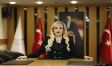İş kadını Atik’ten CHP Genel Başkanı Özel’e sert eleştiri