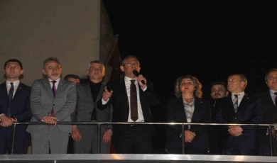 Özgür Özel: ”Hiç bir partiyle anlaşmamız yoktur, başka partinin adayına oy vermek CHP’ye ihanettir”