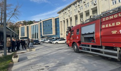 Zonguldak Adliyesi’nde çıkan yangın paniğe neden oldu