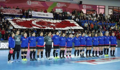 A Milli Kadın Hentbol Takımı, Karadağ’a mağlup oldu