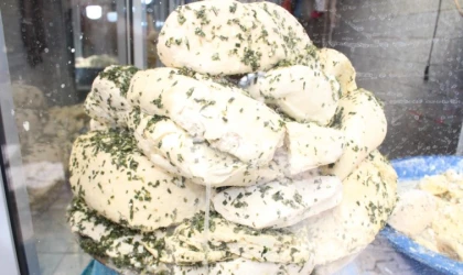 Siirt peyniri Mersin'de yoğun talep görüyor